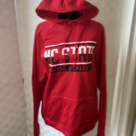 Colosseum Other - NWT mens sm Colosseum NC State Bold Red Sweatshirt- unisex womens med- Brandnew